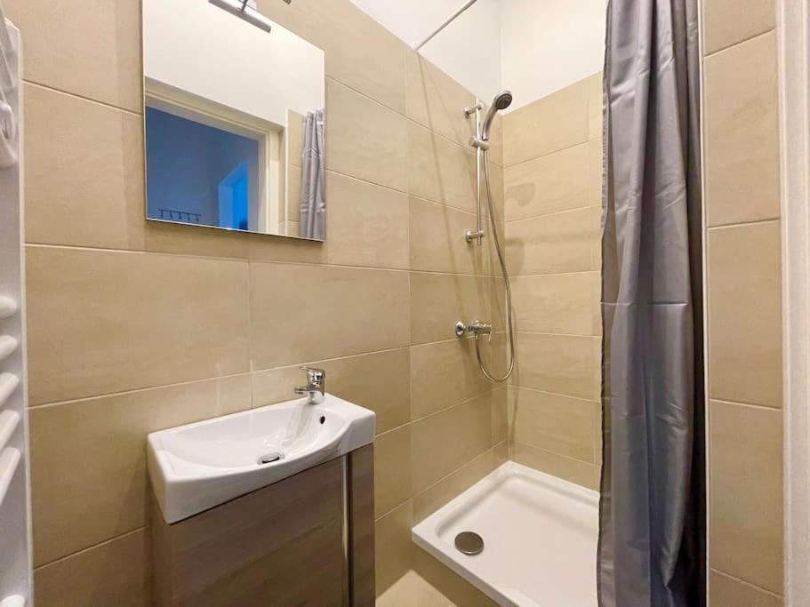 15 Min To Center - Free Parking - Sunny & Quiet Apartment Виена Екстериор снимка
