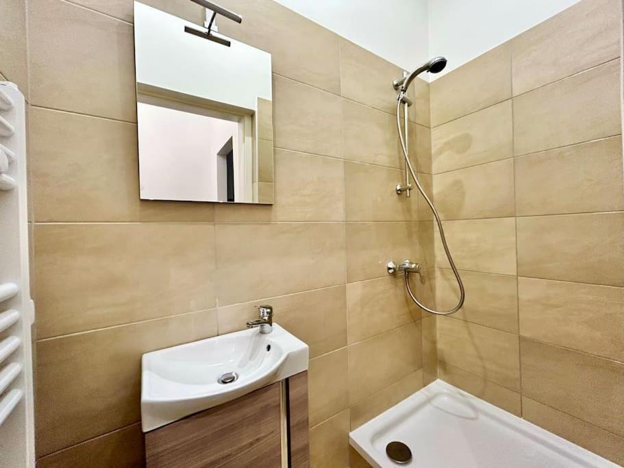 15 Min To Center - Free Parking - Sunny & Quiet Apartment Виена Екстериор снимка